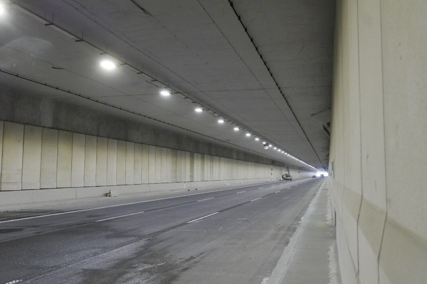 Kiedy otwarcie tunelu Południowej Obwodnicy Warszawy? Wrześniowy termin nierealny. Jest nowa data 