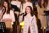 Przepiękny koncert kolęd „Światłość świata” w wykonaniu scholi Pallotynów w Sandomierzu. Zobacz zdjęcia i wideo