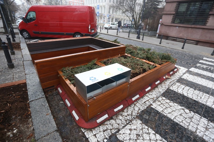 Parklet, Warszawa. W stolicy powstał mini park na ulicy. Kosztował 33 tys. zł  