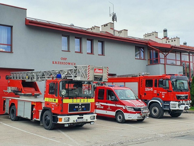 Jednostka OSP KSRG Krzeszowice miała w 2023 roku najwięcej wyjazdów do akcji spośród wszystkich jednostek ochotniczych w skali Małopolski. Odnotowała 192 wyjazdy.
W kolejnych slajdach zdjęciowych podajemy liczbę wyjazdów poszczególnych jednostek we wszystkich 17 gminach. Zobacz wszystkie jednostki w powiecie krakowskim a jest ich 172.