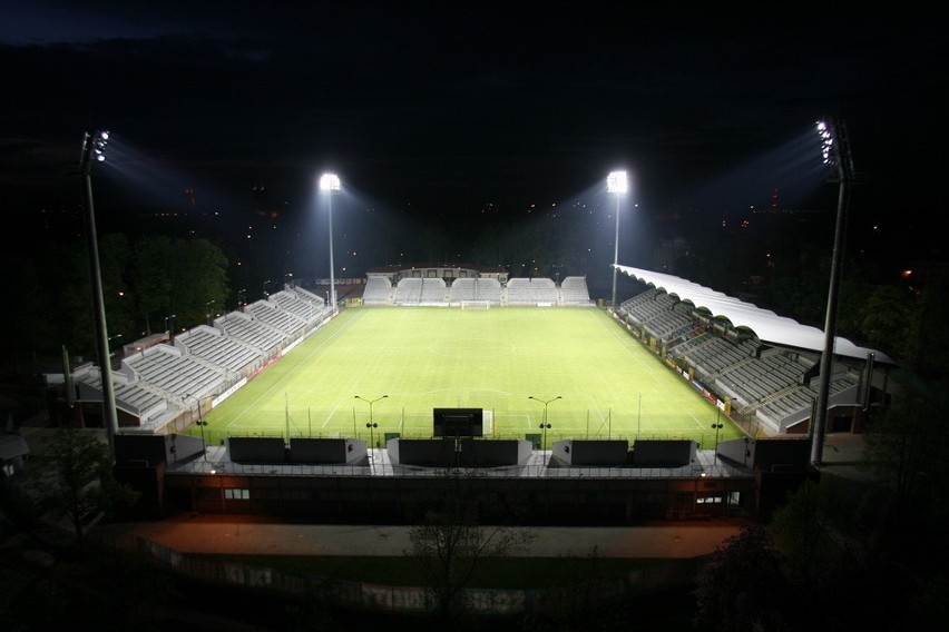 Legnica: Oświetlenie Stadionu Miejskiego (ZDJĘCIA)