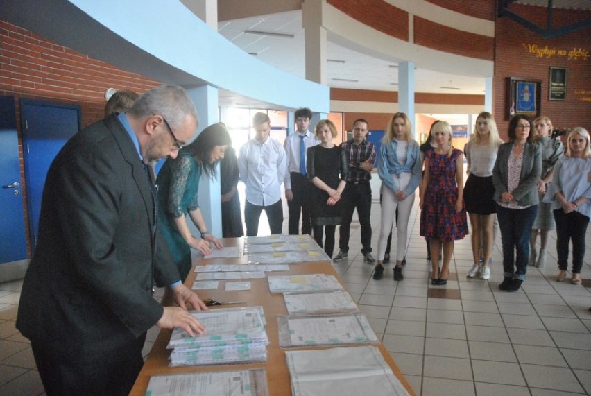 Egzamin gimnazjalny 2018 w Lesznie - tu sprawdzisz wyniki części językowej [FOTO]