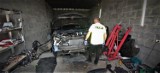 Dziupla samochodowa zlikwidowana. Policjanci nakryli ich na gorącym uczynku. Pomagali w kradzieży 6 aut