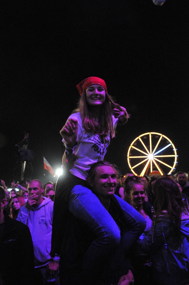 Koncert zespołu Hey na Przystanku Woodstock 2016 zgromadził przed sceną nieprzebrane tłumy.