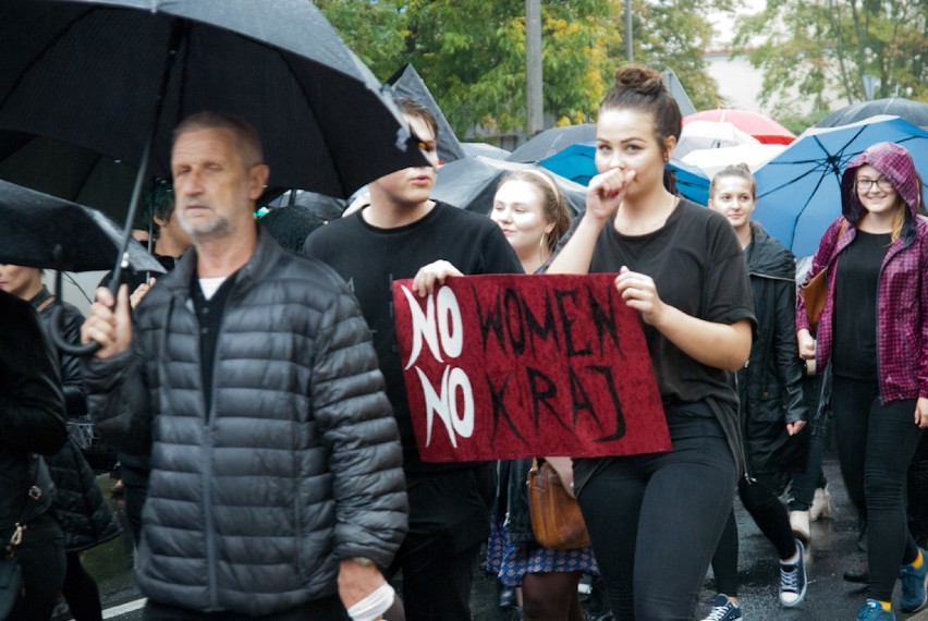 No women, no kraj - Czarny protest w Płocku [ZDJĘCIA,WIDEO]