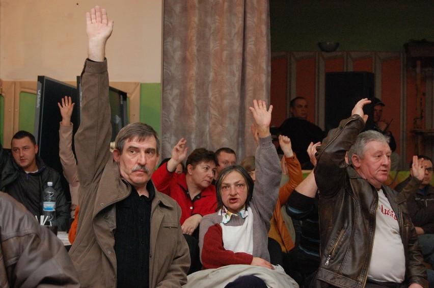 48 mieszkańców Słosinka, przy 5 głosach sprzeciwu, po...