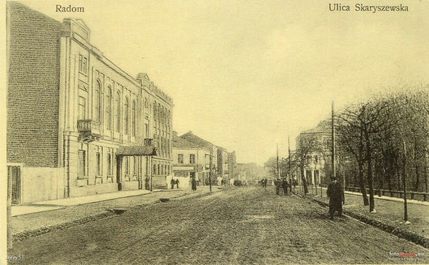 Ulica Słowackiego, dawniej ulica Skaryszewska, po prawej...