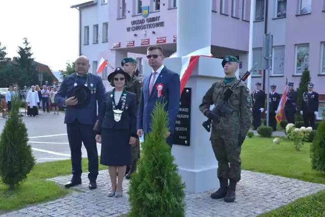 Pomnik to wspólna inicjatywa Kurkowego Bractwa Strzeleckiego Ziemi Dobrzyńskiej oraz gminnych władz samorządowych.