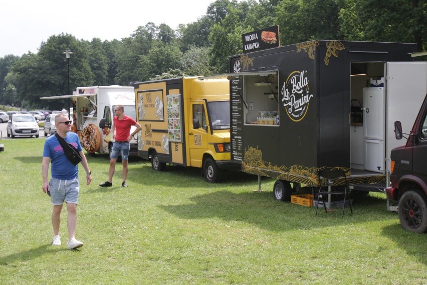 Zlot food trucków w Dolinie Trzech Stawów w...