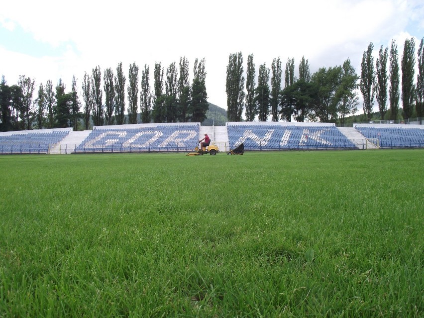 Wałbrzych: Stadion Górnika przygotowany do rozgrywek II ligi (ZDJĘCIA)