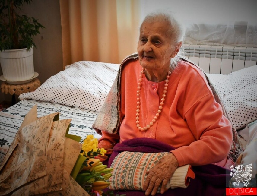Dwieście lat dla Pani Wandy! Dostojna Jubilatka z Dębicy skończyła 100 lat!