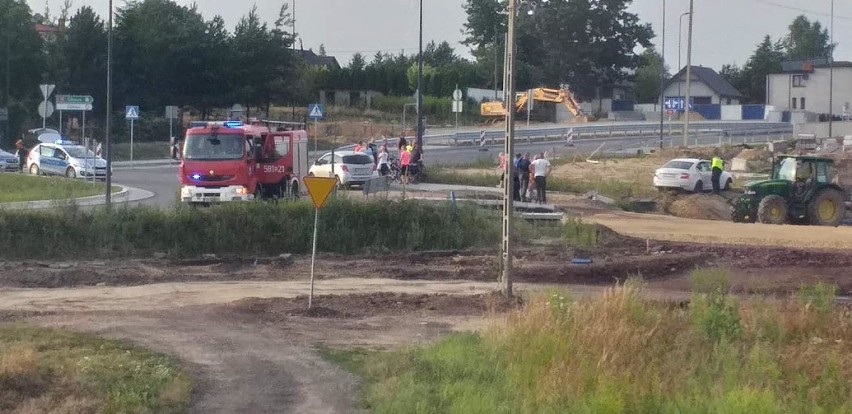 Wypadek na Wodzisławskiej. Kierowca porzucił pasażerkę i uciekł