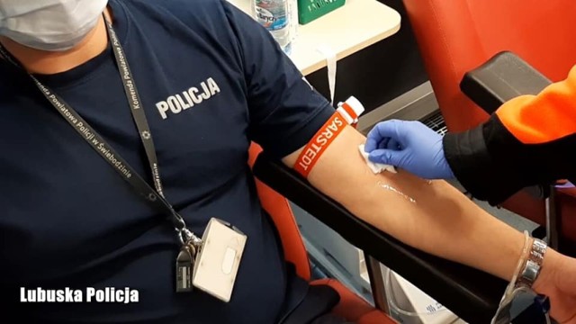 Świebodzińska policja włączyła się w promocję akcji krwiodawstwa.