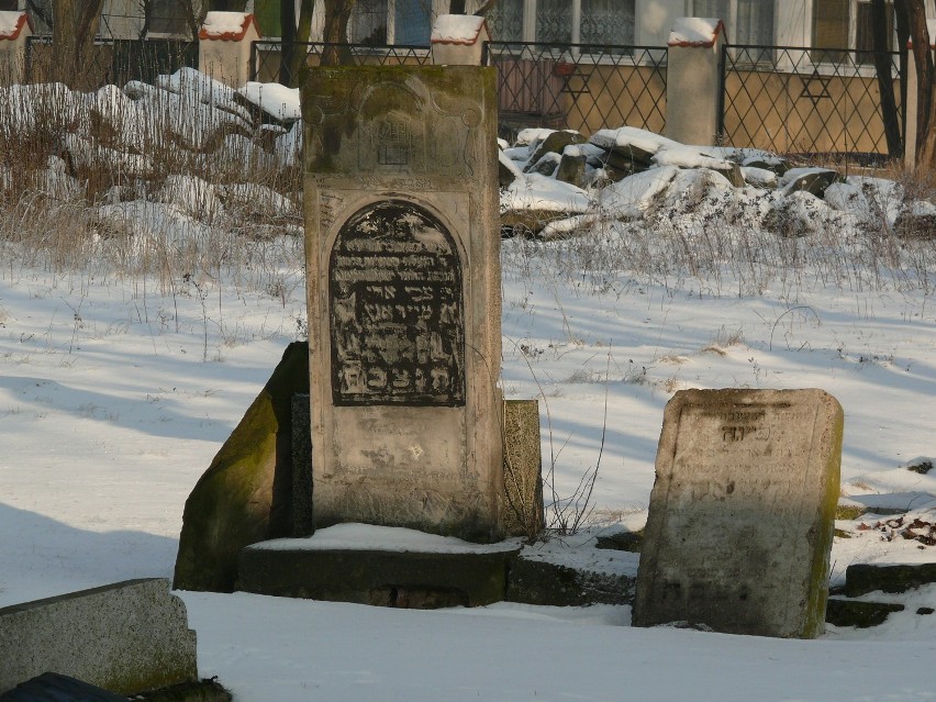 Kalisz: Zinwentaryzują cmentarz żydowski. Zwiedzisz go również w sieci. FOTO