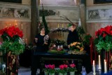 Zamek w Niemodlinie w kwiatach i świątecznych dekoracjach. Niezwykły pokaz "Christmas Show"