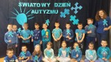 Chełm. Obchody Światowego Dnia Świadomości Autyzmu. W chełmskiej Arce zaświecili się na niebiesko. Zobacz zdjęcia