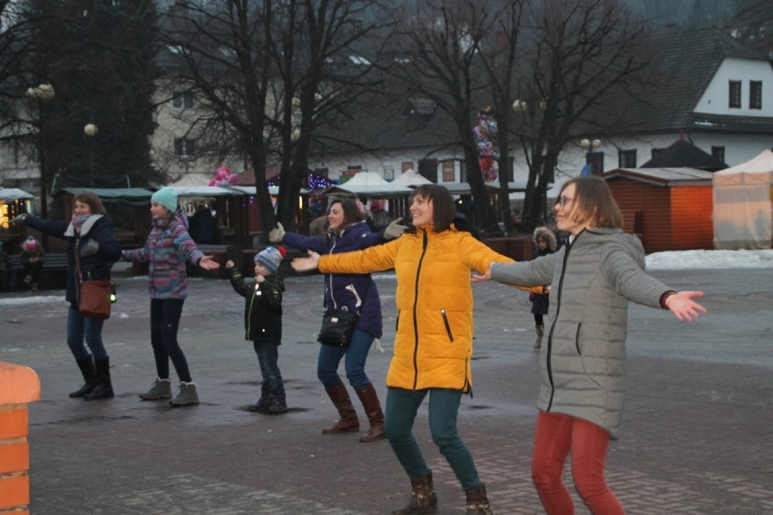 Nauka tańca z instruktorem na Placu Hoffa w Wiśle (Zdjęcia)