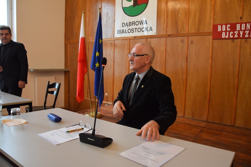 Pierwsza sesja w Dąbrowie Białostockiej. Nowy burmistrz i radni złożyli ślubowanie (zdjęcia) 