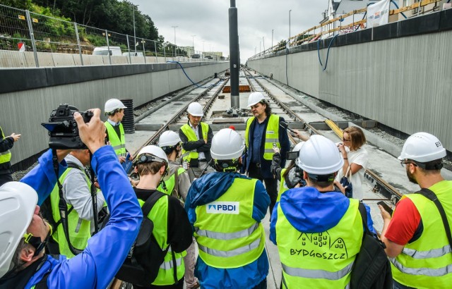 Najdłuższy mural w Bydgoszczy na murach oporowych nowej linii tramwajowej wzdłuż ul. Kujawskiej ma powstać jeszcze w tym roku.