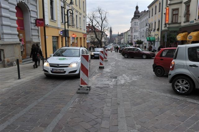 Tarnów: remont remontu przy ul.Krakowskiej [ZDJĘCIA]