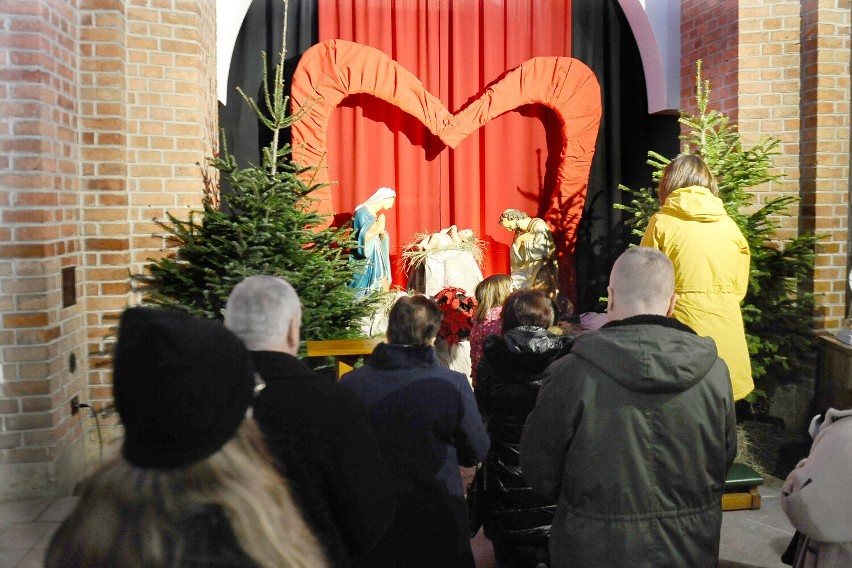 Szopki bożonarodzeniowe w jasielskich kościołach – oo. franciszkanów i św. Stanisława