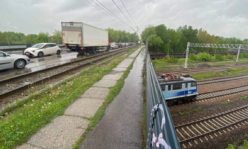 Przebudowa wiaduktu oznacza utrudnienia w komunikacji...