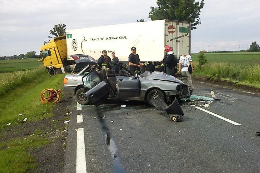 Wypadek w Piątku Małym na drodze krajowej nr 25 Kalisz -...