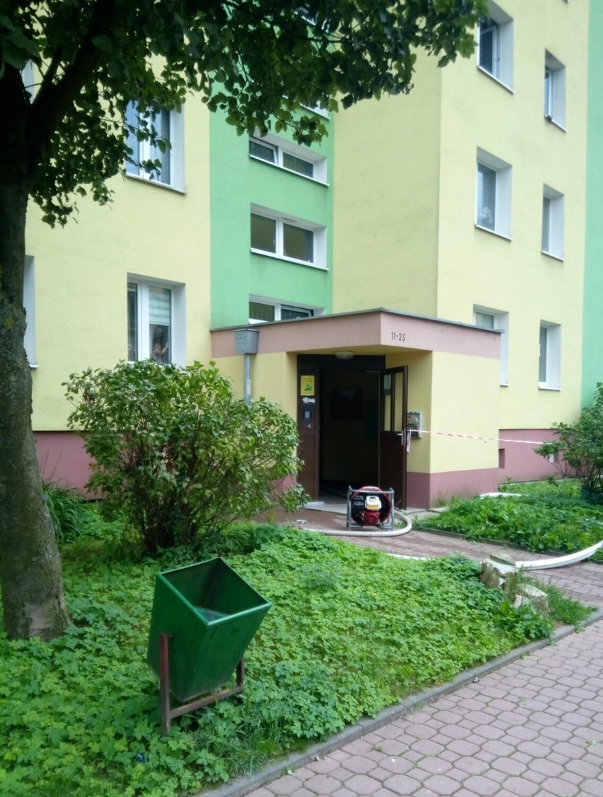 Pożar mieszkania w bloku na osiedlu Na Stoku w Kielcach. Ewakuowało się 15 osób