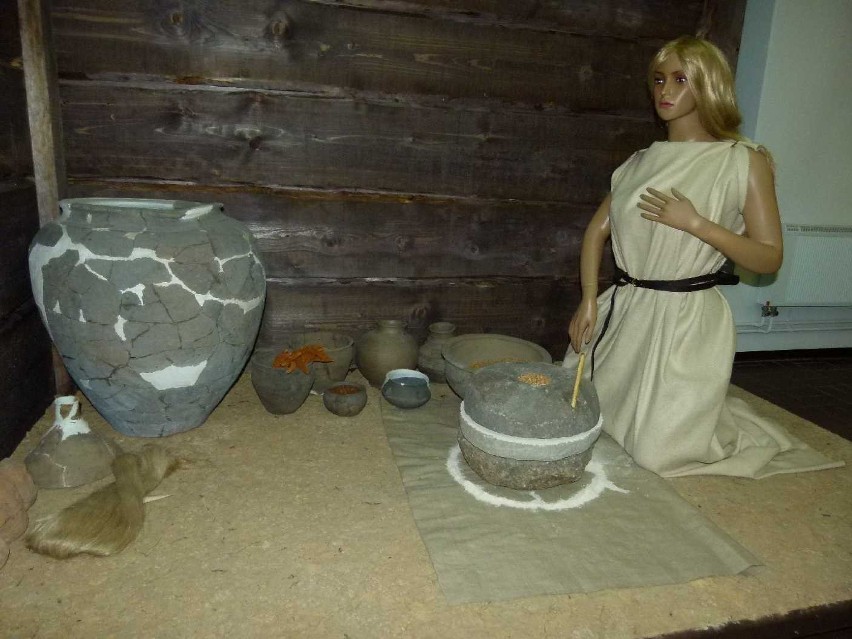 W Muzeum Ziemi Wieluńskiej otwarto zmodernizowane wystawy: archeologiczną i etnograficzną