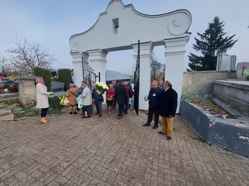 Wszystkich Świętych na opatowskim cmentarzu