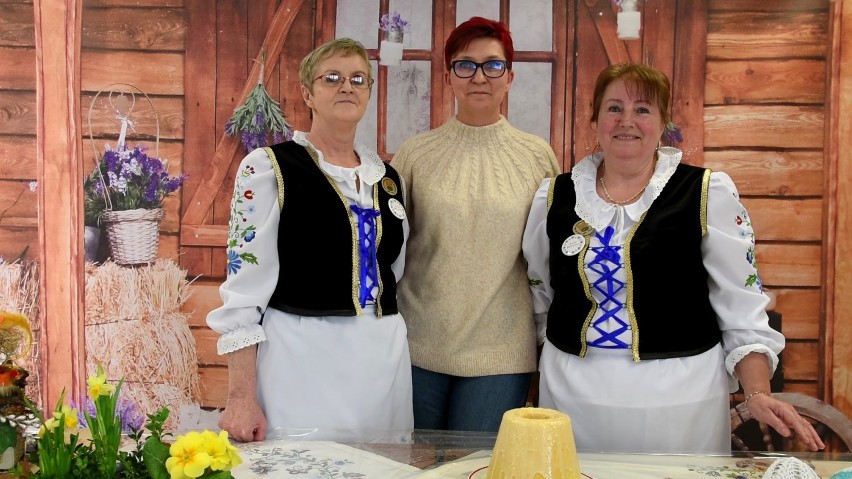 Kulinarna gmina Krokowa: Panie z KGW Lisewo pokazują jak zrobić sałatkę w stylu FIT. Smaczna potrawa nie tylko na Wielkanoc | ZDJĘCIA, WIDEO