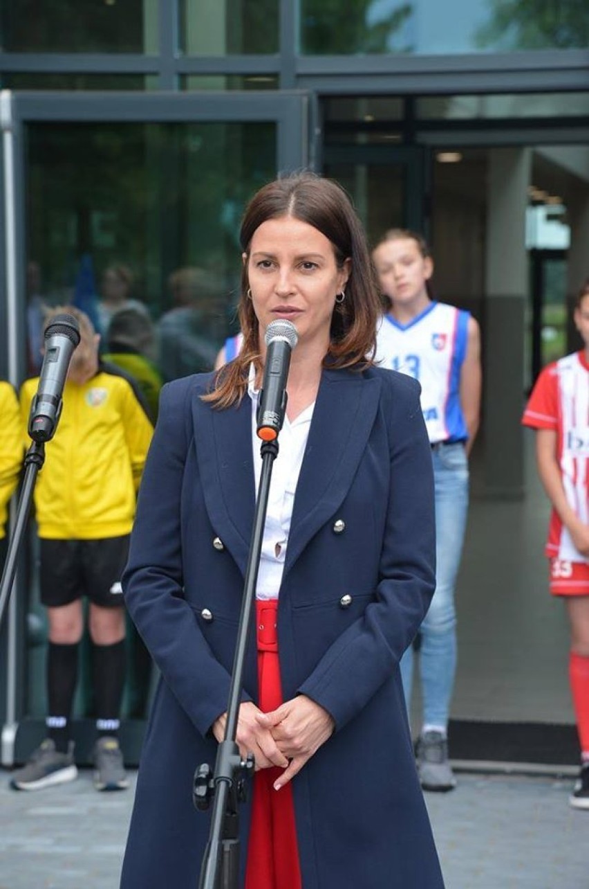 Minister sportu z wizytą w Cedrach Wielkich. Kluby sportowe otrzymały promesy z rządowego programu "Klub" |ZDJĘCIA