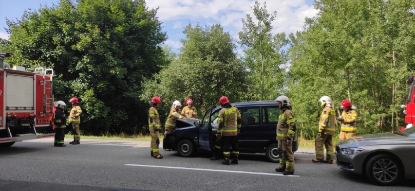 Kolizja na DK-6 w okolicach Leśnic. Sprawca ukarany mandatem