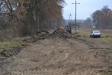 Bolesławowo: rozpoczęła się rozbiórka starej drogi brukowej. Mieszkańcy są rozgoryczeni na władze