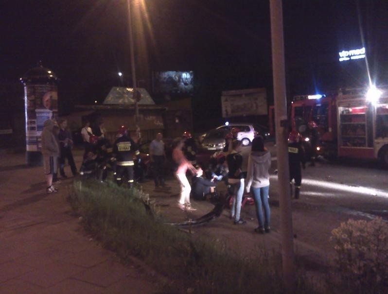 Wypadek w Łagiewnikach. Samochód wjechał w taksówki [ZDJĘCIA INTERNAUTY]