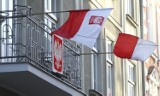 Rzeszów przyozdobiony flagami w Dzień Niepodległości. Tak mieszkańcy stolicy Podkarpacia świętują 1 listopada [ZDJĘCIA]