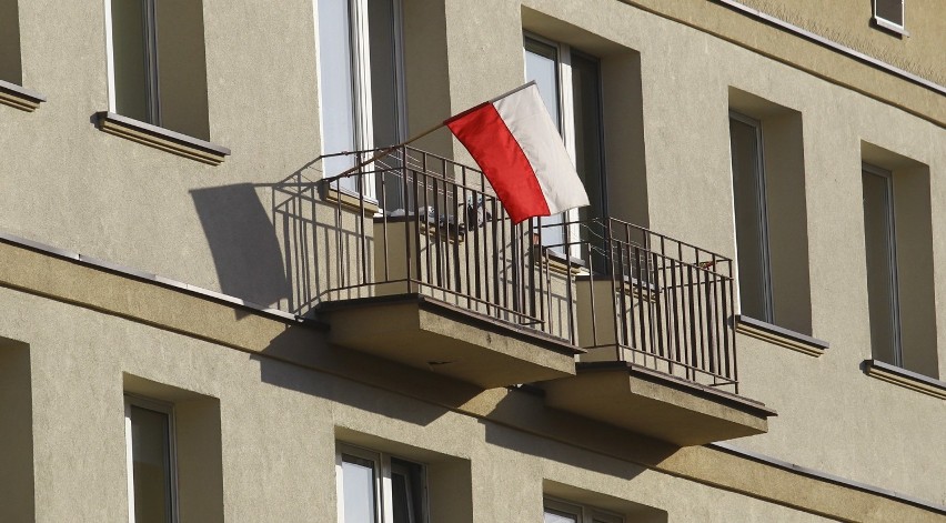 Rzeszów przyozdobiony flagami na Dzień Niepodległości.