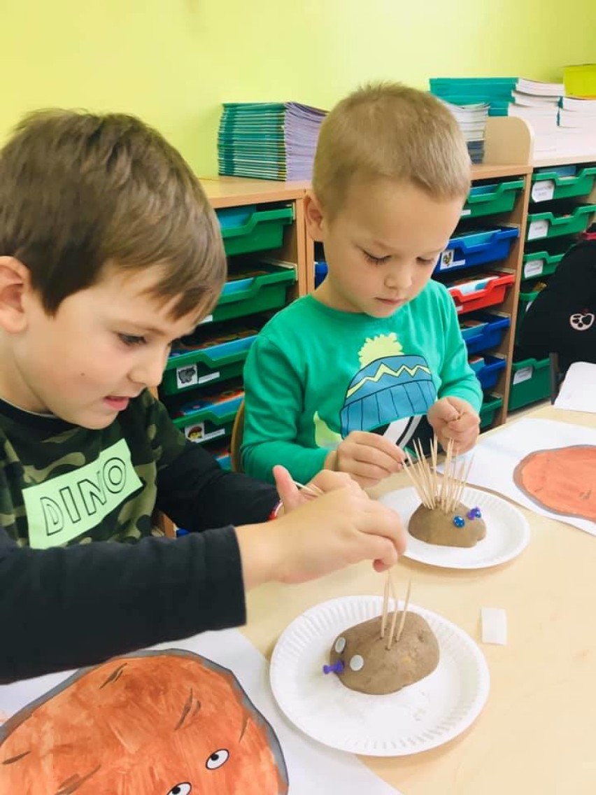 Zbąszyń: ZSP Przyprostynia - Dzień ziemniaka  u 5-latków w przedszkolu Stefanowo 16 października 2020  [Zdjecia]