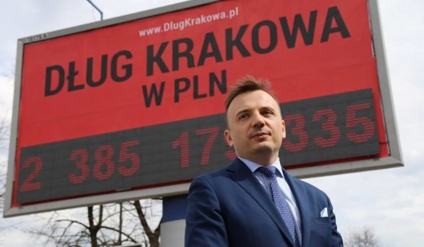 Kraków. Łukasz Gibała: Po szantażu prezydenta Jacka Majchrowskiego odcięto prąd od licznika pokazującego dług miasta