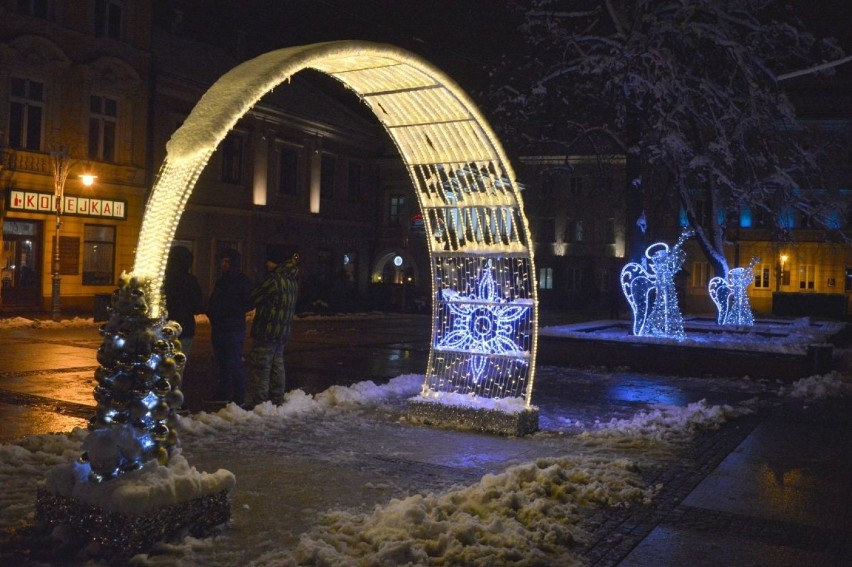  Świąteczna brama w Kielcach już świeci [ZDJĘCIA]