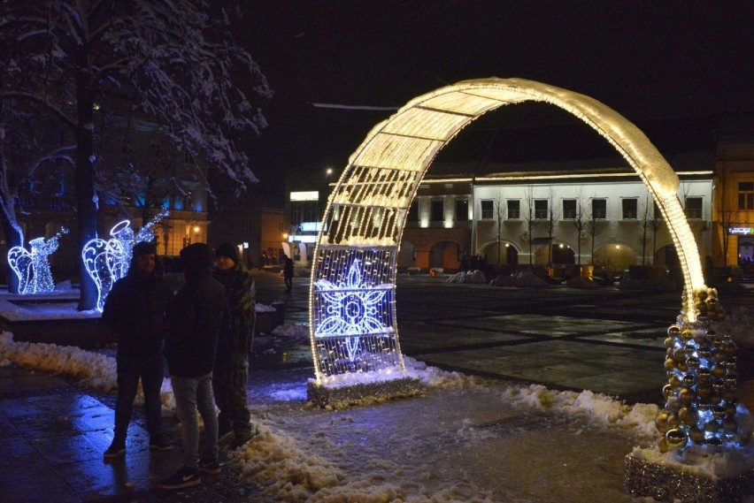  Świąteczna brama w Kielcach już świeci [ZDJĘCIA]