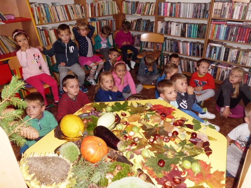 Jesień w parku, w lesie i w bibliotece (ZDJĘCIA)