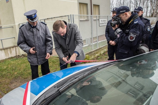 Nowy radiowóz policji we Władysławowie