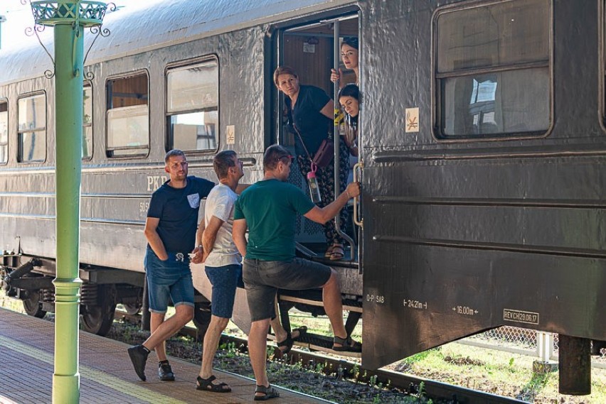 Pociąg retro wyruszył z Nowego Sącza do Chabówki [ZDJĘCIA]