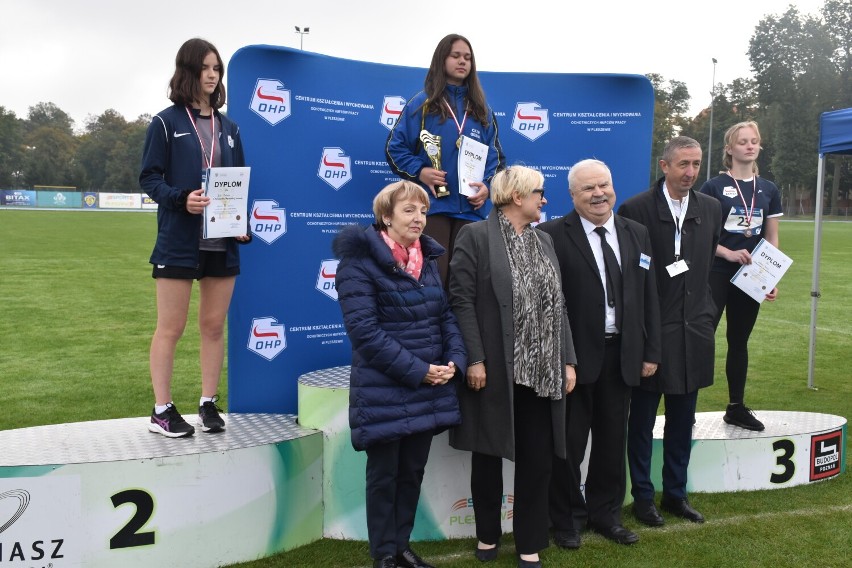 Ogólnopolskie Zawody Sportowe Ochotniczych Hufców Pracy 2022 w Pleszewie. Najlepsi sportowy stanęli na podium!