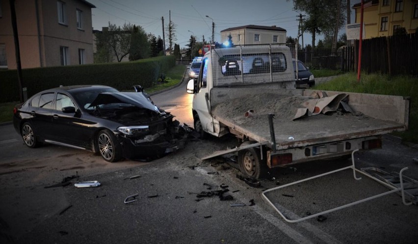 Policyjny pościg w Mikołowie za uciekającym kierowcą bmw. Doszło do wypadku