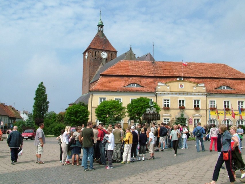 Darłowo z lat 2000-2004. Zobacz, jak wyglądało centrum miasta [ZDJĘCIA]