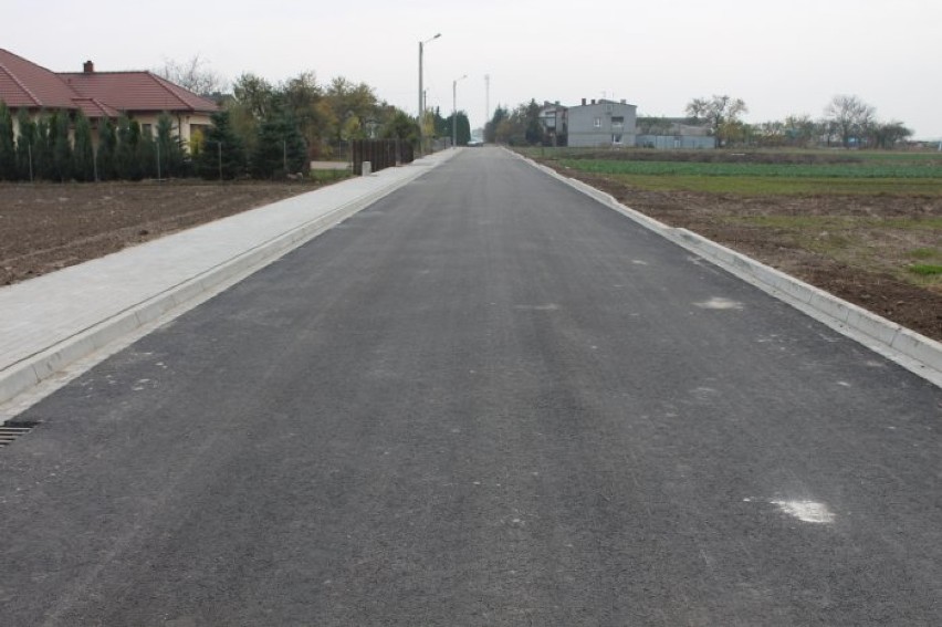 Dąbie: Nowy odcinek drogi na ul. Ogrodowej oddany do użytku