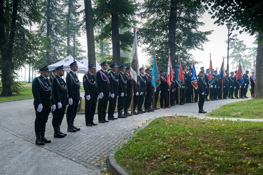 Przekazanie sztandaru Powiatowemu Związkowi Ochotniczych Straży Pożarnych RP w Bochni [ZDJĘCIA]