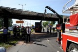 Gdańska: Pod wiaduktem zaklinowała się ciężarówka z dźwigiem [zdjęcia] 